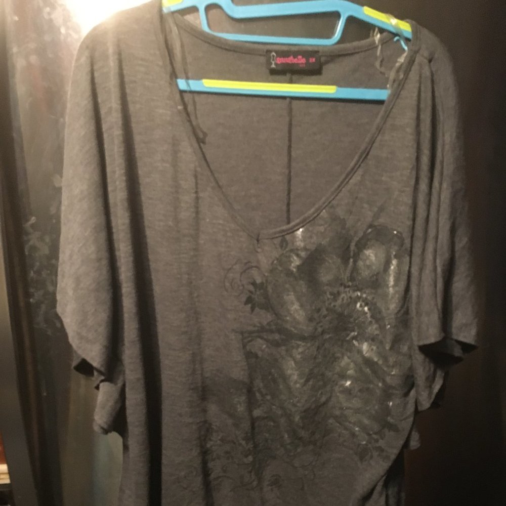 Annabelle Batwing top - 394 $18 or $15 w/offer